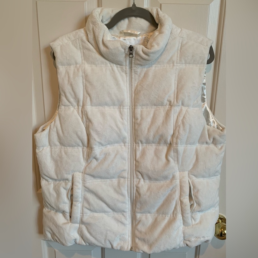 Eddie Bauer goose down vest. EUC, size XL. Winter white.